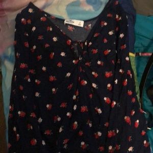 Hollister peasants top never been used